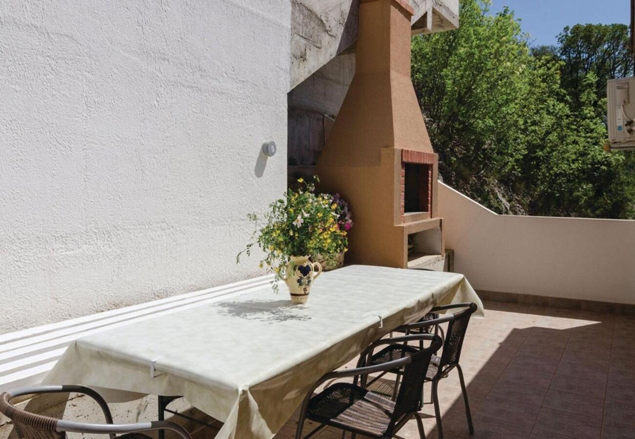 Apartments Ljuba ドゥバ エクステリア 写真